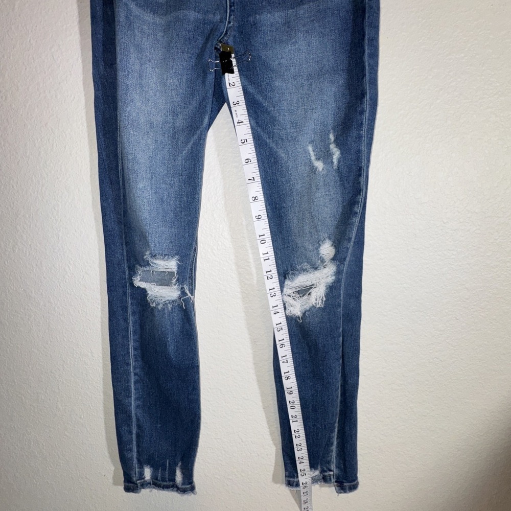 😎 Mica Los Angeles Women's Jeans Size 26 Distressed Mid Rise Crop Cute Denim - Picture 12 of 16